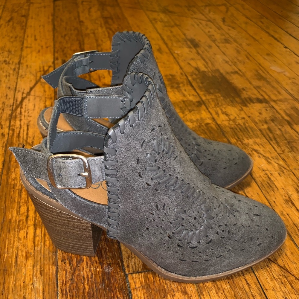 Sugar grey booties size 7.5. Never worn